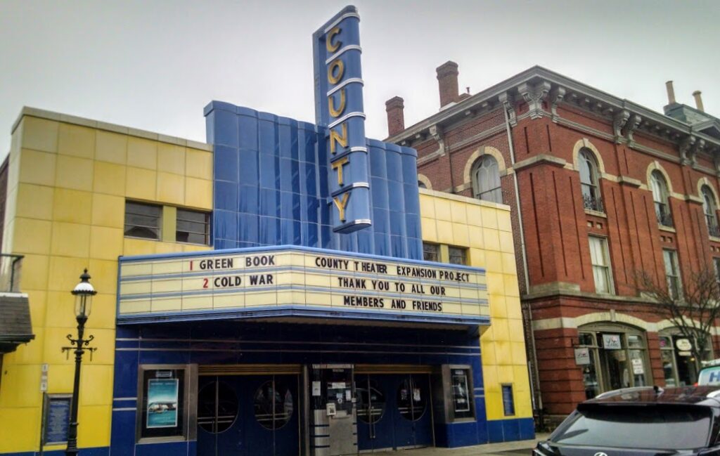 County Theater, Doylestown, Pennsylvania (Photograph by author)