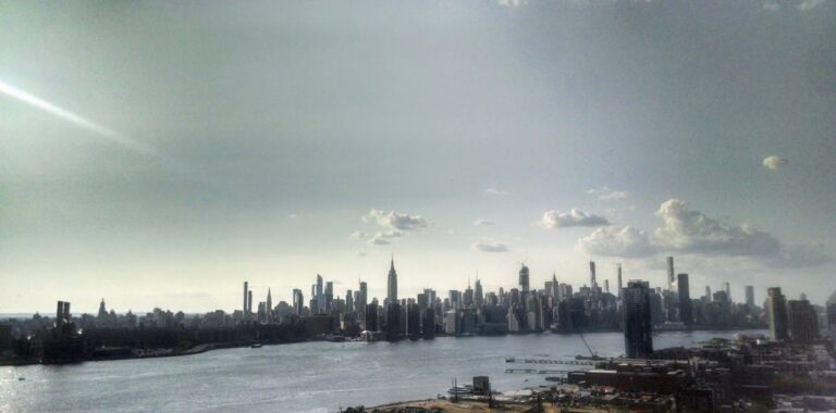 Looking across the East River from the roof of the William Vale Hotel. (Photograph by author)