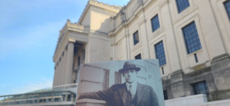 H. P. Lovecraft in front of Brooklyn Museum